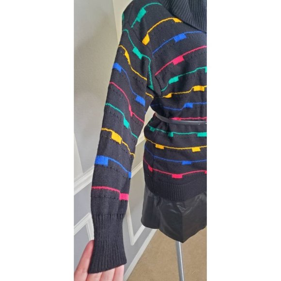 Vintage Sweater, Geometric sweater, Loose knit - Picture 3 of 6